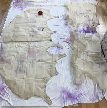 Tie-dyed knit fabric